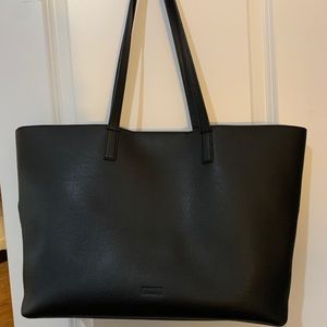 Away- The Latitude Tote